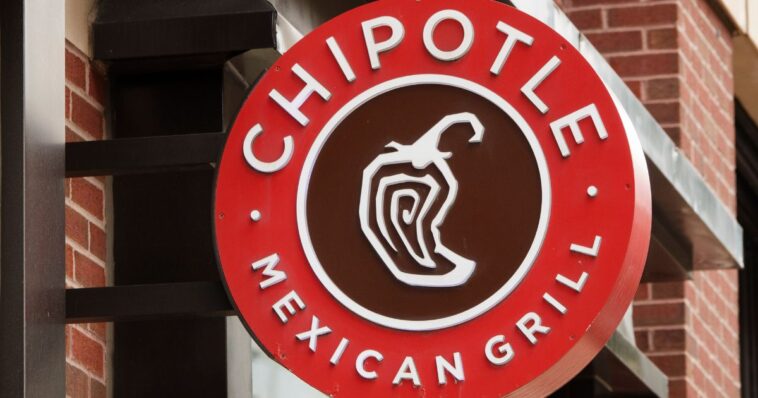 minnesota-woman-sues-chipotle-for-massive-sum-over-burrito-bowl