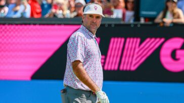 frustrated-bubba-watson-confronts-unruly-fan-at-liv-golf-indianapolis-in-intense-scene