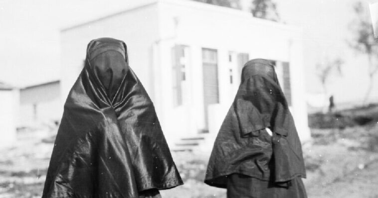 more-westerners-waking-up-to-islam-as-gov’t-bans-face-coverings,-leaving-both-muslims-and-(ironically)-feminists-angry