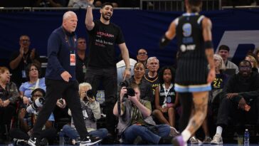 enes-kanter-freedom-booted-from-wnba-game-after-confrontation