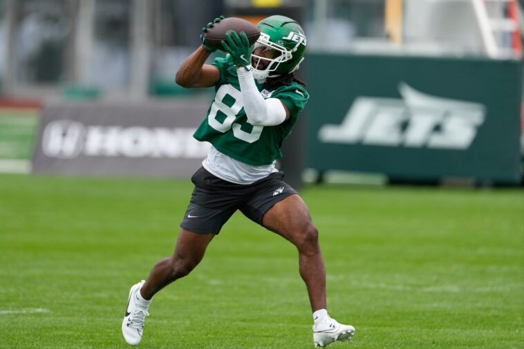 omar-cooper-makes-much-needed-highlight-play-in-fight-for-jets-receiver-spot