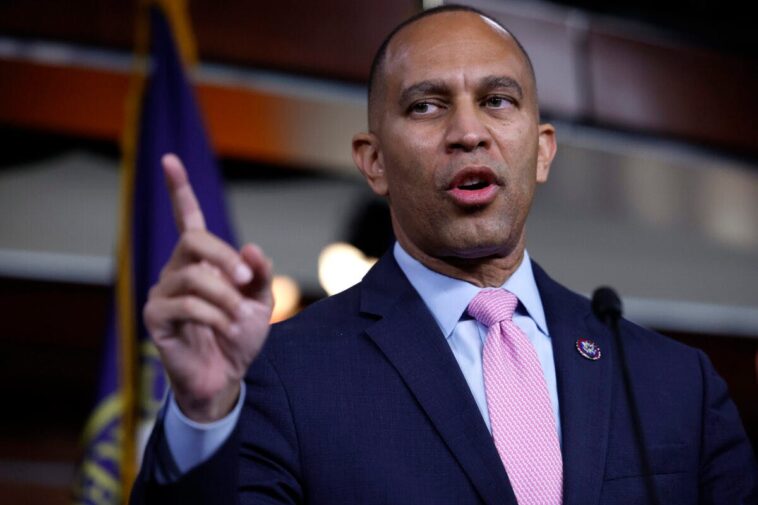 dem-knives-are-out-for-hakeem-jeffries-after-secret-jared-kushner-meeting