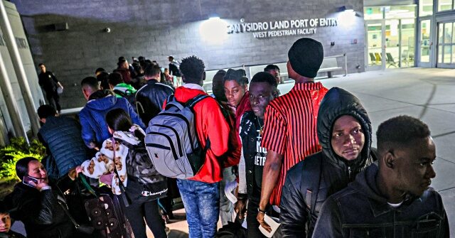 cnn:-haitians-self-deporting-to-canada-after-trump-ends-‘temporary’-amnesty