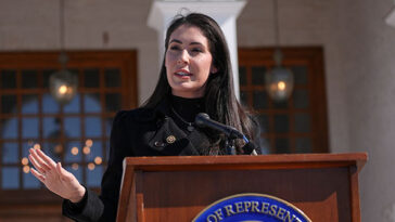 rep.-anna-paulina-luna:-require-influencers-to-disclose-payments-from-foreign-governments