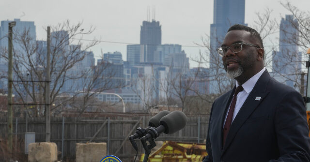 chicago:-at-least-17-shot-friday-to-sunday-morning-alone