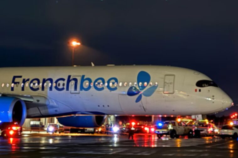 montreal-airport-marshaller-seriously-injured-after-being-struck-by-plane:-reports