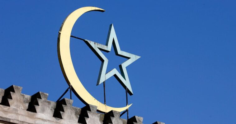 bay-area-parents-sue-school-district-for-mosque-field-trip