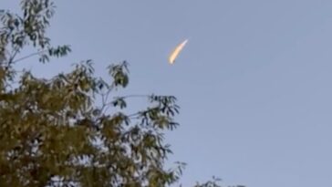 two-fireballs-spotted-soaring-across-connecticut-sky-during-annual-meteor-shower