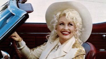 the-‘trashy’-dolly-parton-joke-that-she-said-would-probably-wind-up-on-her-tombstone