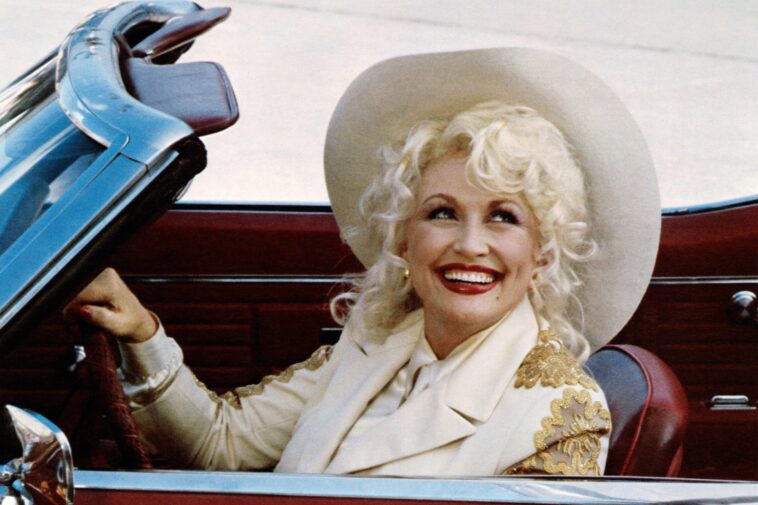 the-‘trashy’-dolly-parton-joke-that-she-said-would-probably-wind-up-on-her-tombstone