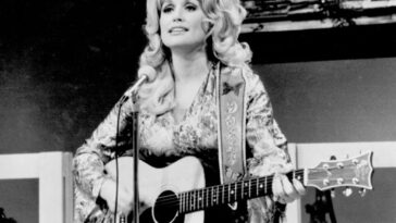 dolly-parton:-america’s-girl