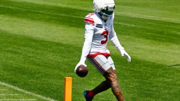 odell-beckham-jr.-turns-back-the-clock-with-one-handed-giants-practice-catch