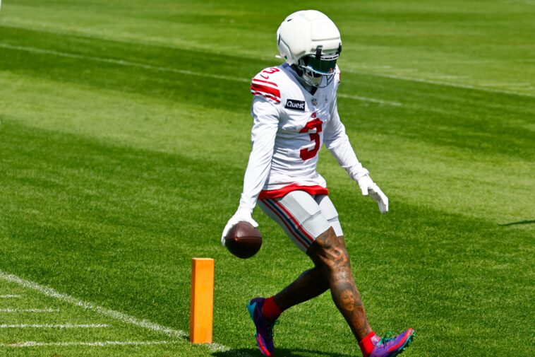 odell-beckham-jr.-turns-back-the-clock-with-one-handed-giants-practice-catch