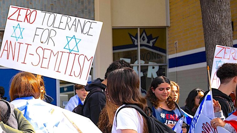 the-bravest-jews-in-america-are-15-years-old-—-and-they’re-going-back-to-school