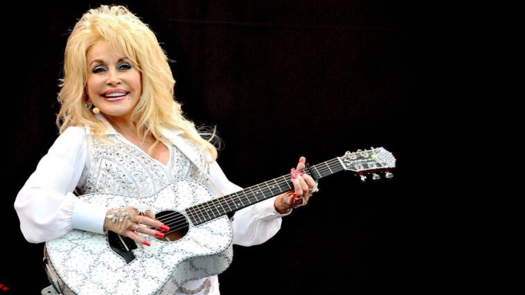 dolly-parton’s-life-in-her-own-words:-from-smoky-mountains-poverty-to-country-music-immortality