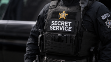 three-secret-service-officials-—-including-communications-chief-—-escorted-out-and-stripped-of-security-clearances-amid-reported-criminal-leak-probe-—-fbi-and-cia-reportedly-involved