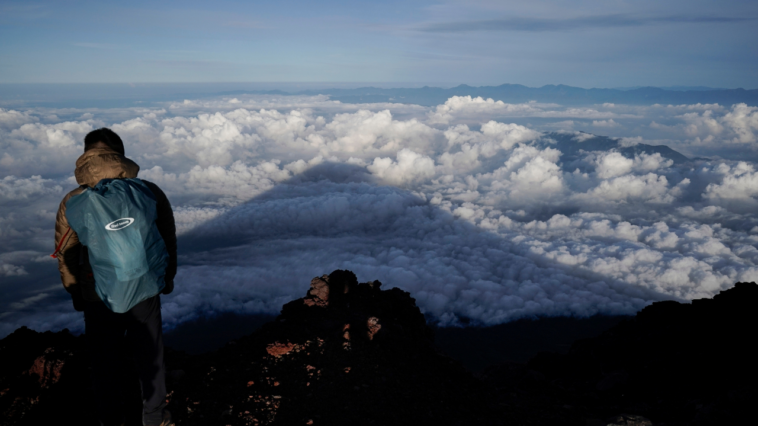 seven-year-old-boy-forced-to-hike-mt.-fuji-alone-after-dad,-older-brother-abandon-him