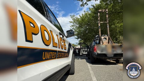 man-arrested-with-guillotine-outside-united-states-supreme-court