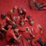 thousands-descend-on-bunol,-spain-for-annual-la-tomatina-food-fight