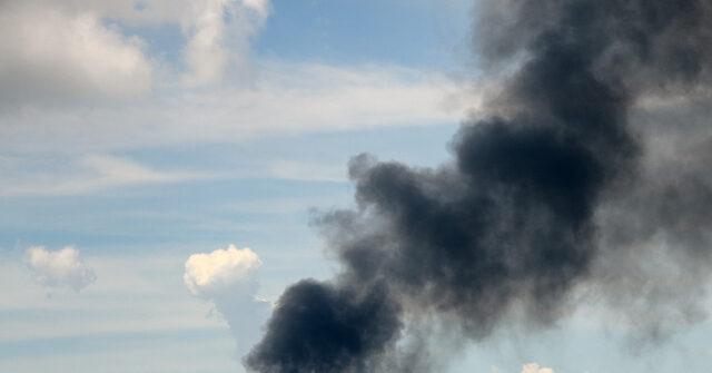 florida-girl,-16,-rescues-99-year-old-man-from-house-fire-on-her-way-home-from-school
