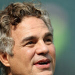 auschwitz-jewish-center-foundation,-1,000-hollywood-heavyweights-slam-mark-ruffalo’s-antisemitic-paramount-warner-bros.-condemnation
