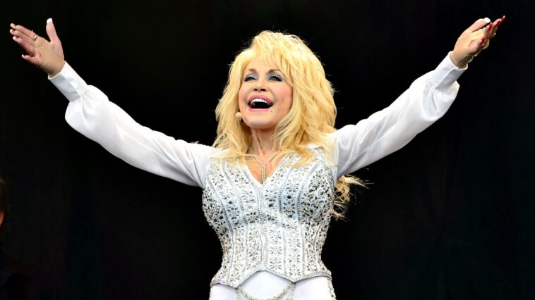 why-dolly-parton-could-bring-together-americans-who-agree-on-almost-nothing