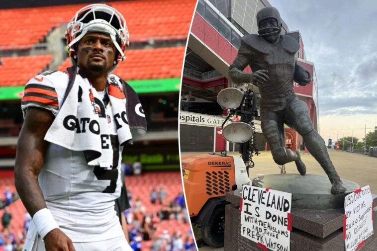 angry-browns-fans-place-signs-on-jim-brown-statue-in-protest-of-deshaun-watson-being-named-starter