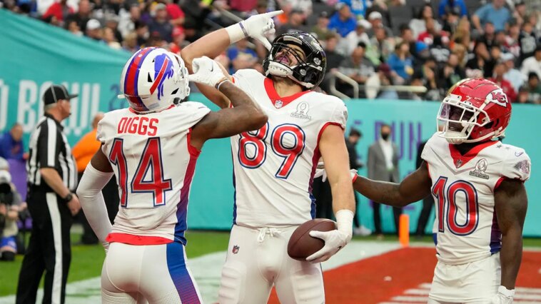 nfl-ends-pro-bowl-after-decades-of-declining-interest,-will-turn-all-star-game-into-an-award-for-88-players