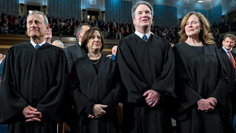 man-accused-of-using-fake-chief-justice-roberts-signature-to-get-own-criminal-case-dismissed