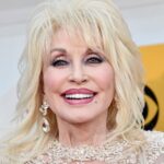 dolly-parton-was-packing-heat,-recounted-fending-off-harasser-with-gun-in-resurfaced-clip