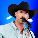 country-music-star-riley-green-keeps-cooking-with-new-single-‘that’s-just-me’-from-upcoming-album