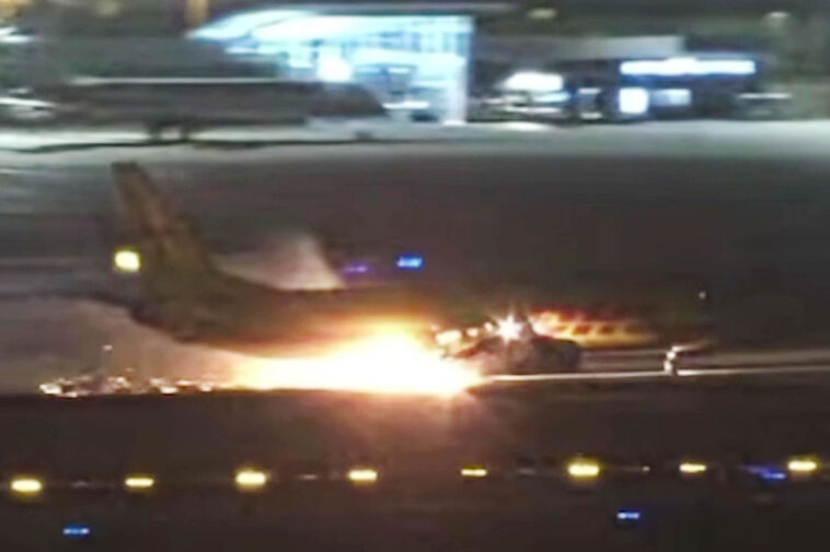 plane-lands-with-fireball-explosion-at-lax-after-serious-technical-malfunction