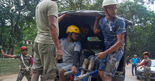 nepal/tibet-landslides:-over-1,000-missing,-entire-villages-buried-as-rescuers-fear-more-flooding