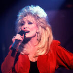 dolly-parton-recorded-secret-song-to-be-locked-away-until-her-100th-birthday