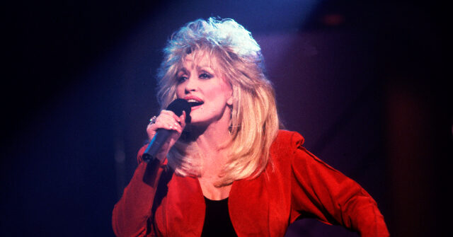 dolly-parton-recorded-secret-song-to-be-locked-away-until-her-100th-birthday