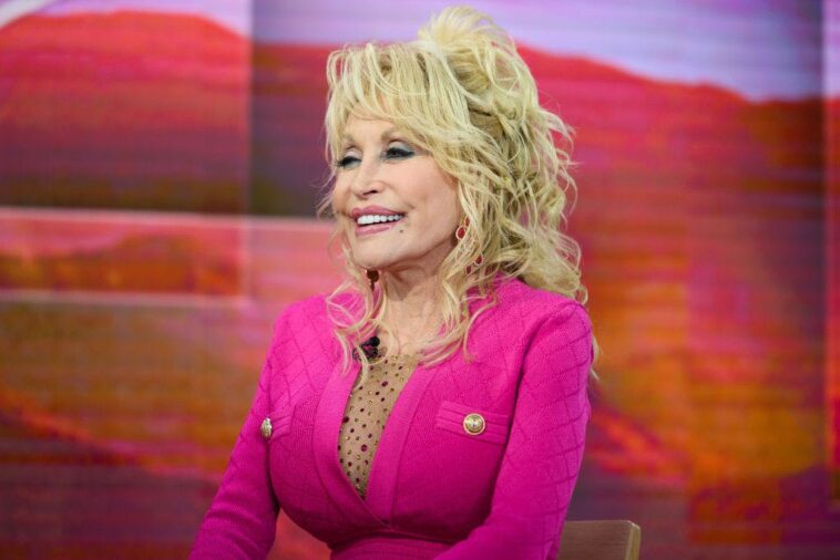 dolly-parton-refused-medal-of-freedom-three-times-from-two-presidents