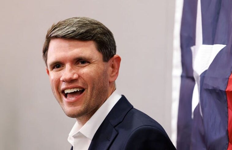 talarico-attends-fundraiser-hosted-by-infamous-convicted-fraudster