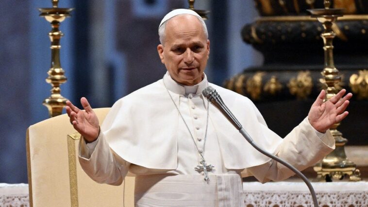 the-pope-finally-receives-his-own-genuine-white-sox-branded-pope-hat-from-wild-team-giveaway