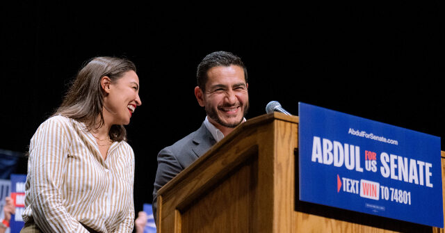 alexandria-ocasio-cortez-formally-resumes-her-membership-in-dsa