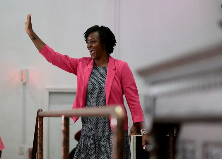 dem-senate-candidate-gives-out-free-plan-b-at-her-cafe