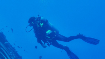 divers-discover-2,400-year-old-shipwreck-off-coast-of-greek-island