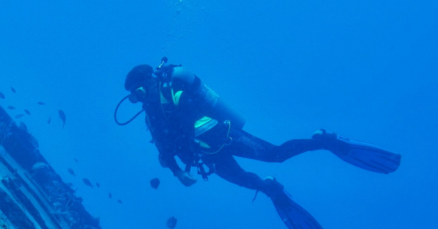 divers-discover-2,400-year-old-shipwreck-off-coast-of-greek-island