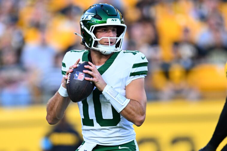 jets-not-worried-about-having-veteran-backup-behind-geno-smith-as-cade-klubnik-makes-strong-case