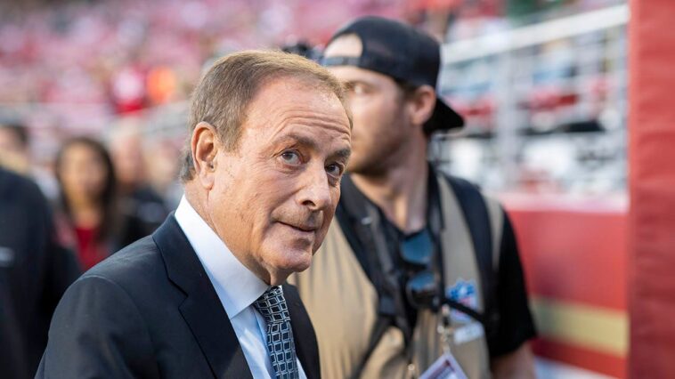 old-al-michaels-stumbles-through-awkward-lake-america-trump-jab-during-thursday-night-football-broadcast