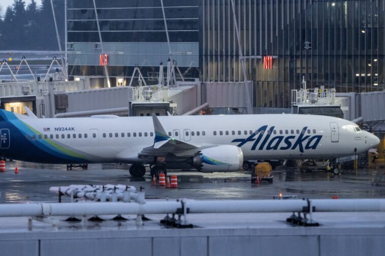 passenger-finds-anti-israel-curse-in-checked-luggage-after-seattle-tel-aviv-trip