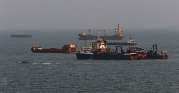 us.-military-takes-away-iran’s-strait-of-hormuz-leverage:-‘that-sucker-is-open’