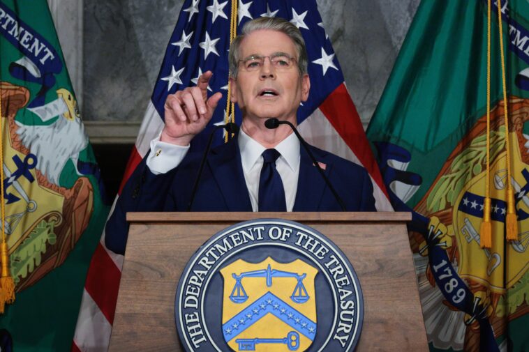 us-treasury-threatens-to-cut-off-$1.8b-in-iranian-shadow-banking-networks-through-uae