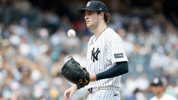 where-to-watch-tonight’s-yankees-red-sox-game-for-free:-time,-pitching-matchup