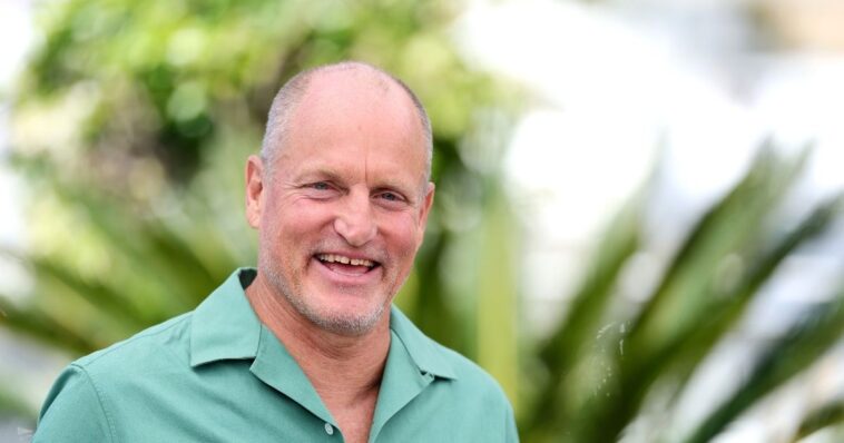 woody-harrelson-formally-asks-uk’s-new-prime-minister-to-probe-covid-‘vaccine-injury’