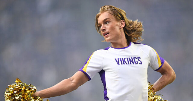 vikings-male-cheerleader-blaize-shiek-posts-video-showing-off-his-‘makeup-routine’